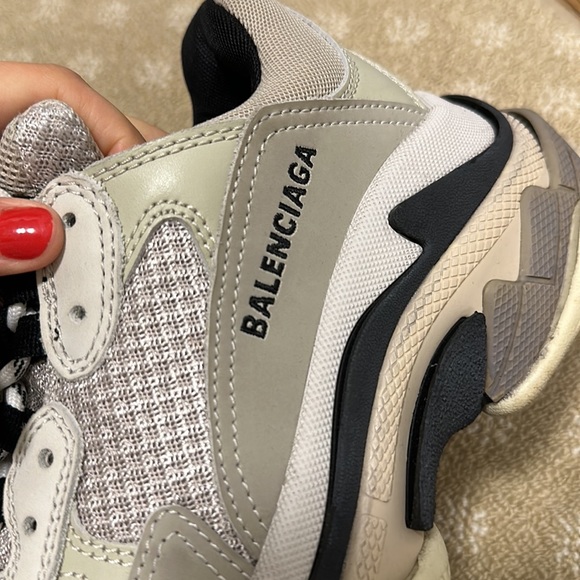 Balenciaga triple s sneaker size 38 - Picture 5 of 6